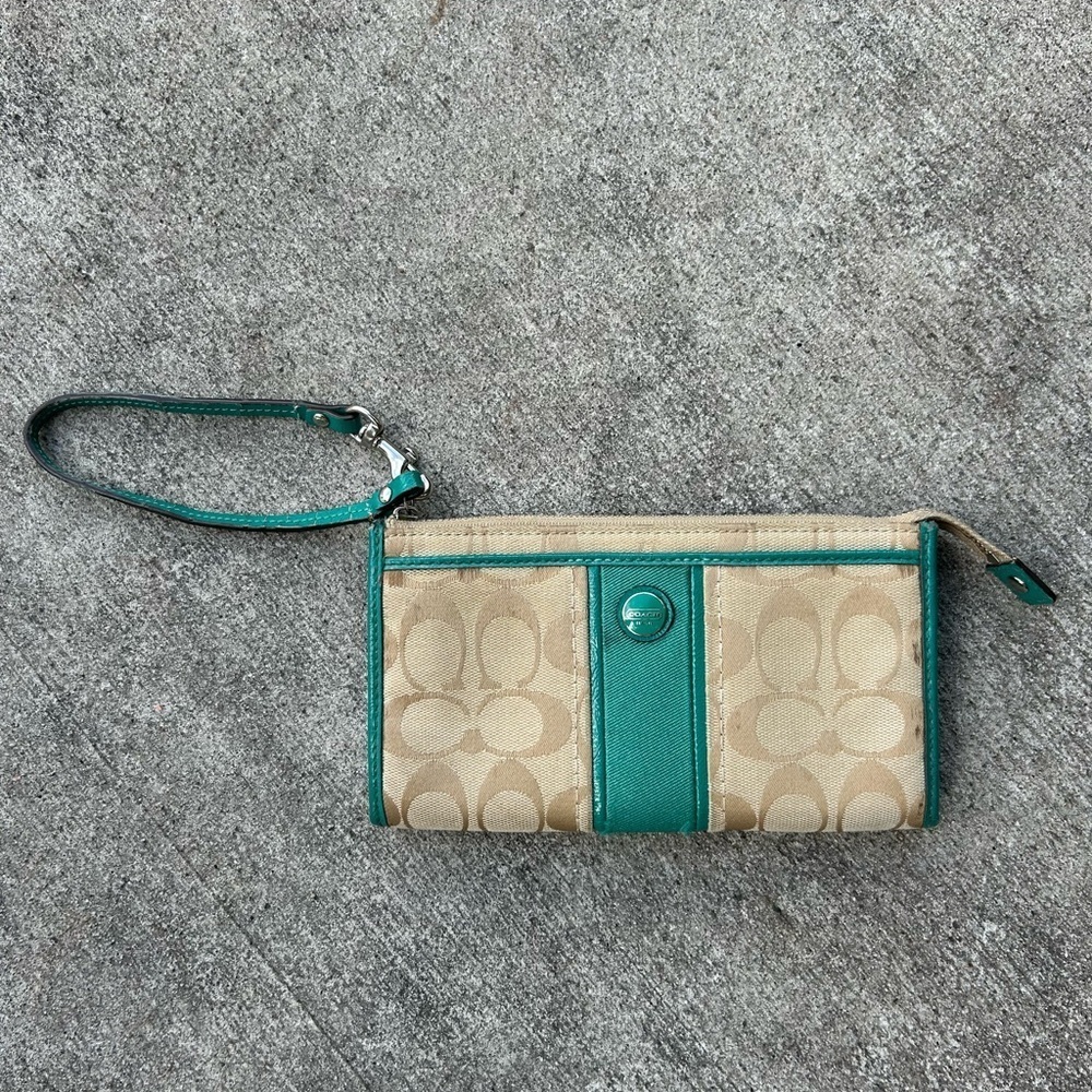 Coach signature C’s wristlet walker purse Green